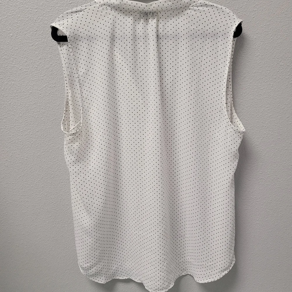 J Crew‎ Sleeveless Polka Dots Button Front Blouse V-Neck Size Medium